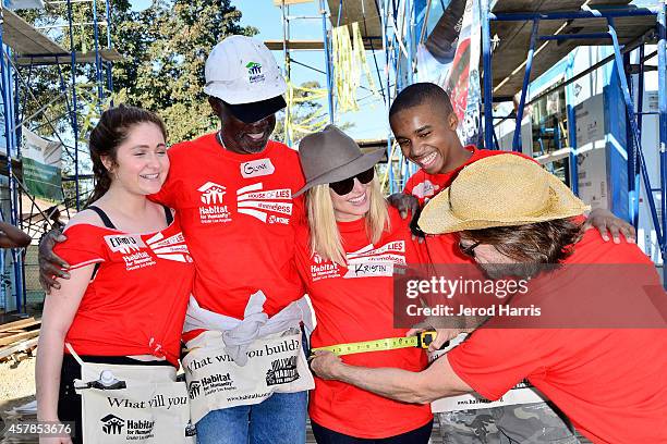 Actors Emma Kenney, Glynn Turman, Kristen Bell, Donis Leonard Jr. And William H. Macy help build homes with Habitat For Humanity LA on October 25,...