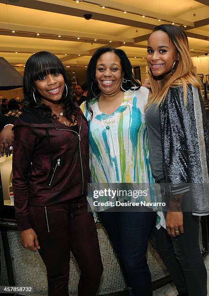 Samaria Smith, Ondrea Smith and Italia Smith, family of LL Cool J at Macy's Herald Square on October 25, 2014 in New York City.