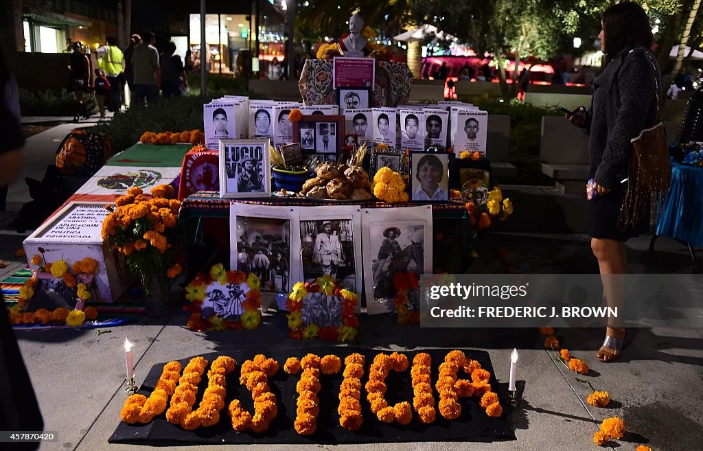 US-MEXICO-TRADITION-ALTARS