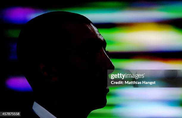 Head coach Roberto Di Matteo of Schalke looks on during the Bundesliga match between Bayer 04 Leverkusen and FC Schalke 04 at BayArena on October 25,...