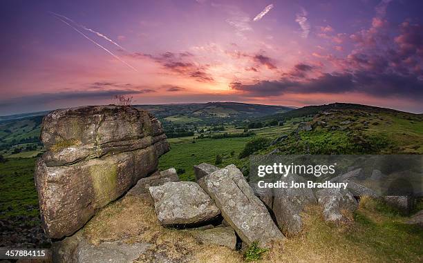 setting sun - baslow edge - chesterfield foto e immagini stock