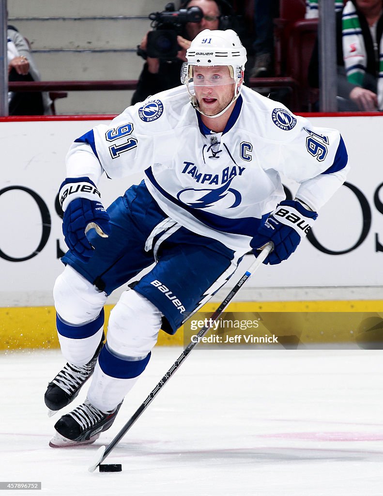 Tampa Bay Lightning v Vancouver Canucks