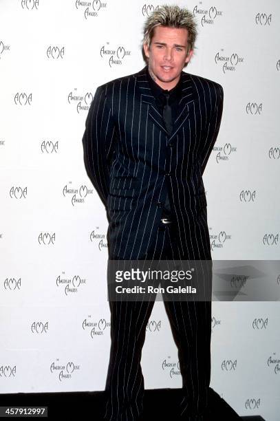 Singer Mark McGrath of Sugar Ray attends the 29th Annual American Music Awards on January 9, 2002 at the Shrine Auditorium in Los Angeles, California.