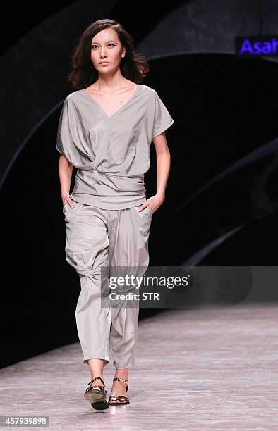 Hei Model 283 Hei Lau Stock Photos, High-Res Pictures, and Images - Getty Images