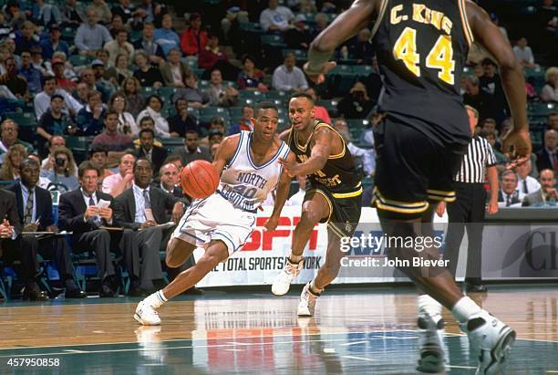 North Carolina Hubert Davis in action vs Wake Forest during Quarterfinals at Charlotte Coliseum. Charlotte, NC 3/14/1992 CREDIT: John Biever