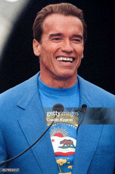 Arnold Schwarzenegger 1992 Photos and Premium High Res Pictures - Getty