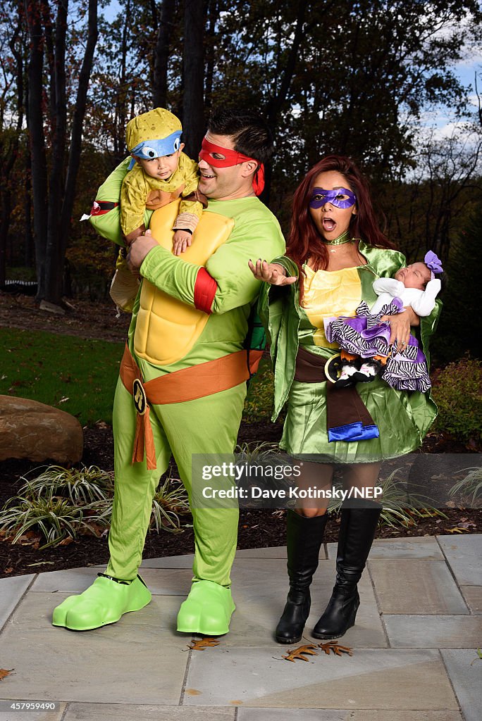 Nicole "Snooki" Polizzi And Her Family Dress Up For Halloween