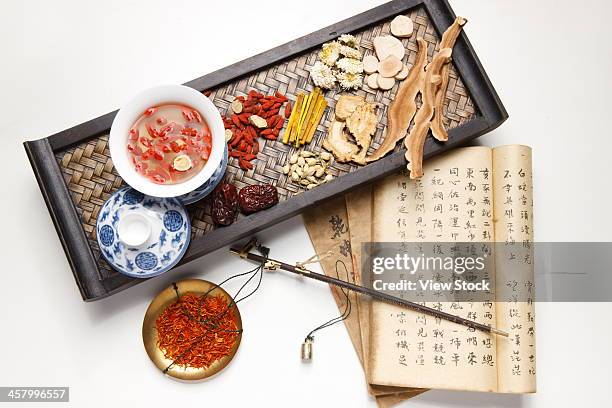 chinese herbal medicine - chinese medicine stock-fotos und bilder