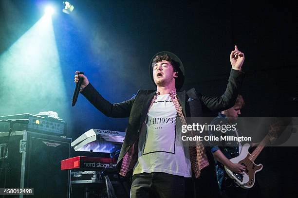 Jake Roche Singer 24 Ollie Roche Stock Photos, High-Res Pictures, and Images - Getty Images