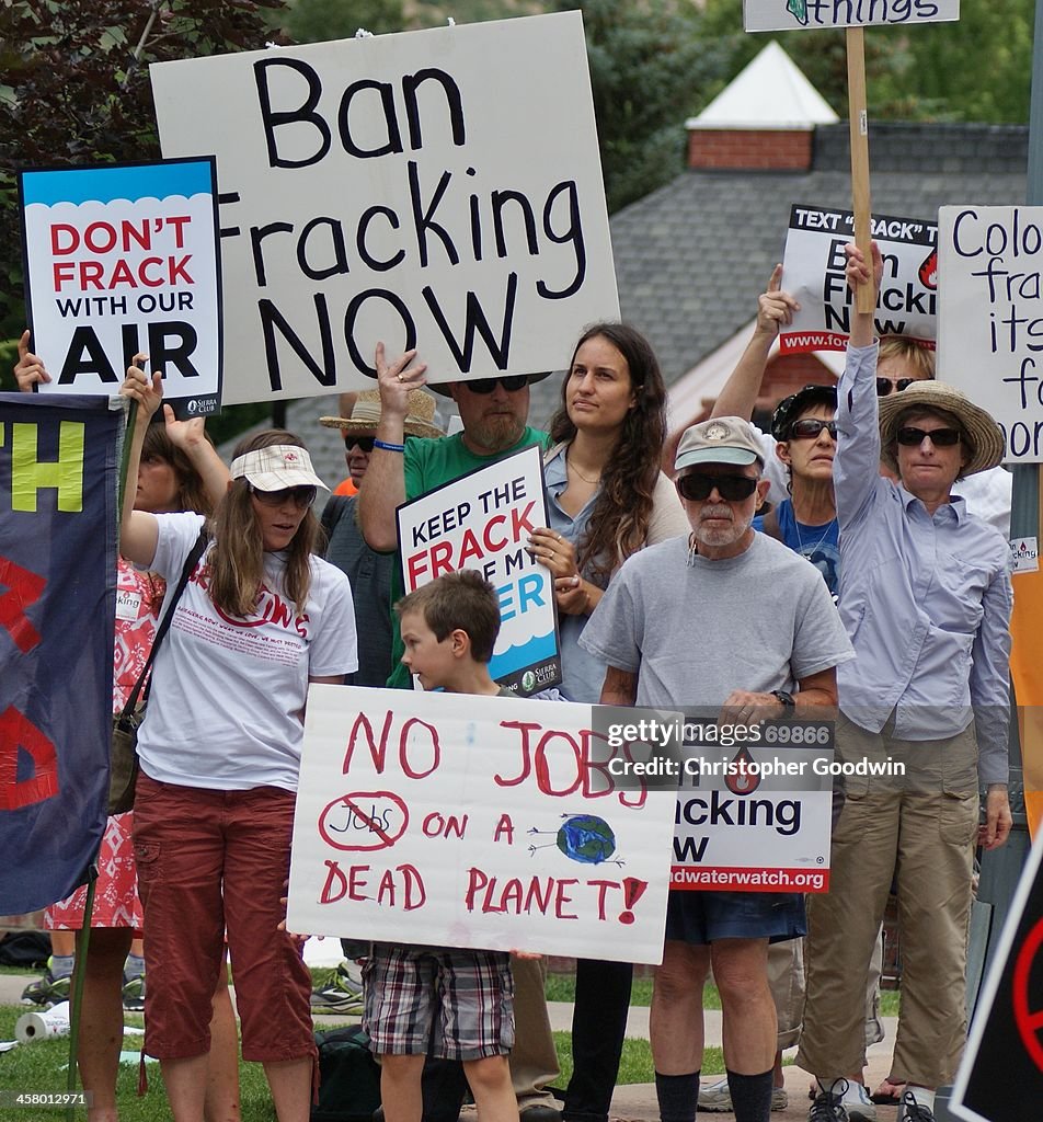 Fracking protest at Governors' conference.