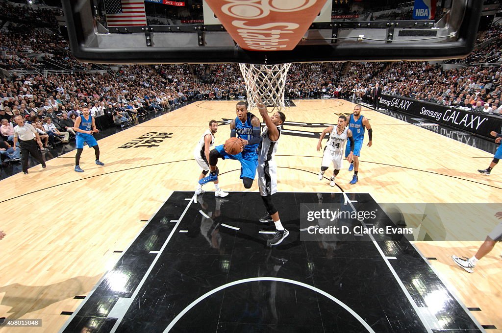 Dallas Mavericks v San Antonio Spurs