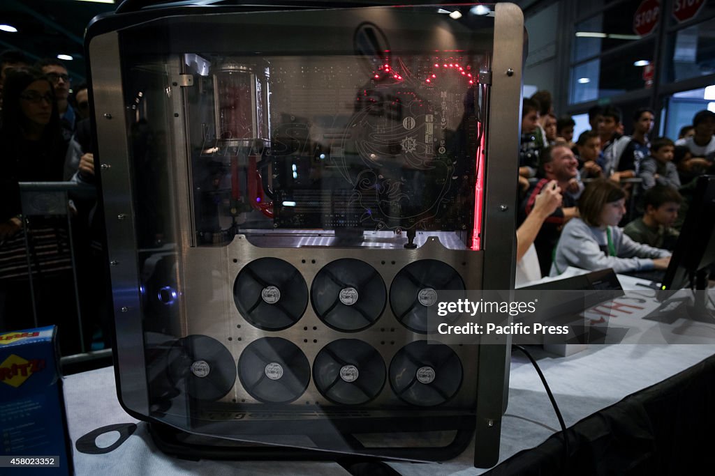 The computer game enthusiasts gather in "Milan Games Week"...