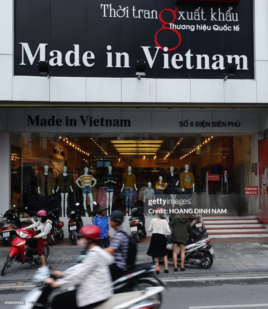 VIETNAM-ECONOMY-GARMENT-SHOPS