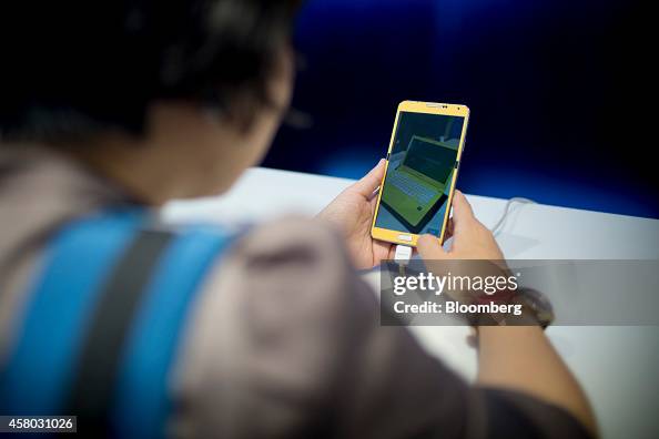 Inside A Samsung Electronics Co. Store Ahead Of Third Quarter Earnings Inside A Samsung Electronics Co. Store Ahead Of Third Quarter Earnings