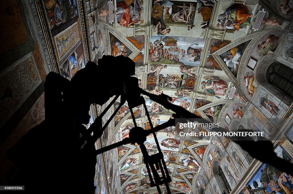 VATICAN-SISTINE-CHAPEL-LIGHTING