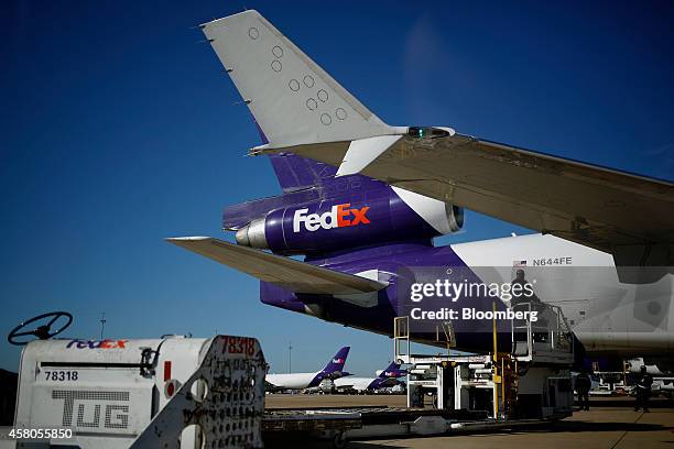 Fedex Hub Photos and Premium High Res Pictures - Getty Images