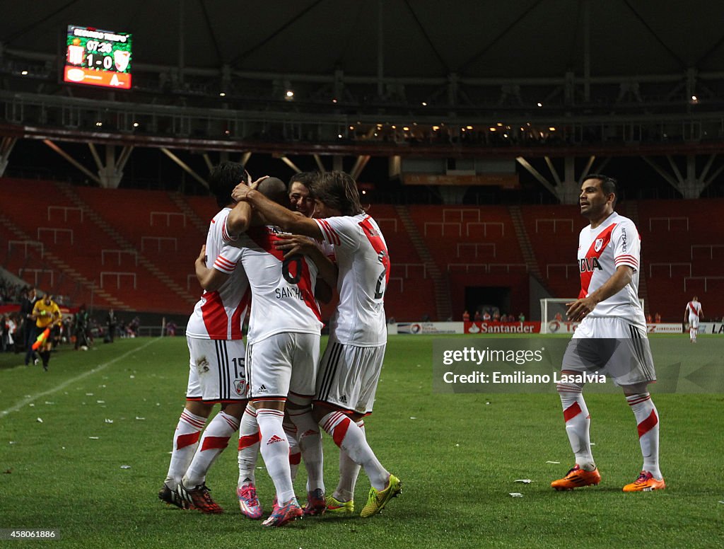 Estudiantes v River Plate - Copa Total Sudamericana 2014