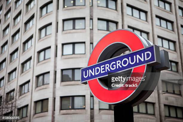 london underground: tube station roundel - roundel stock pictures, royalty-free photos & images