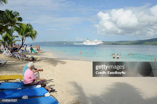 cruise - dominican republic stock pictures, royalty-free photos & images