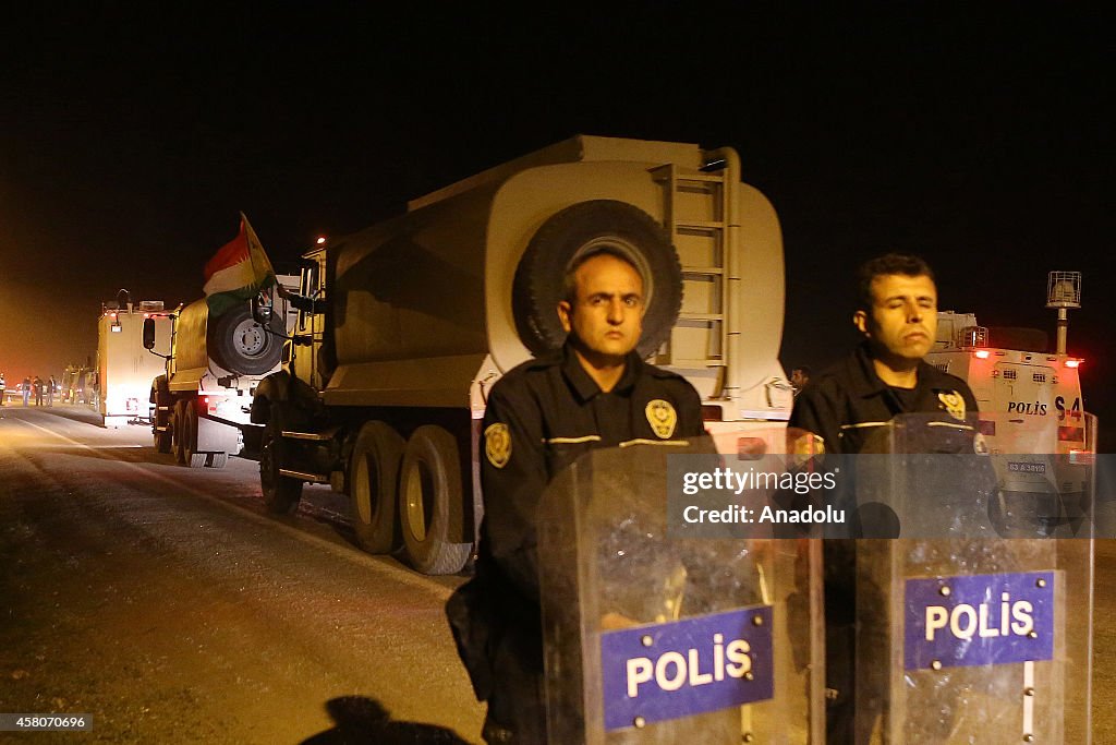 Peshmerga forces' weapons convoy arrives in Turkey's Suruc Town