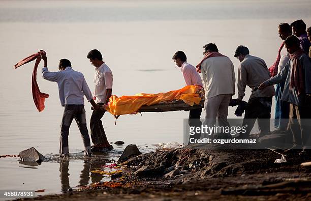hindu funeral ceremony - ceremony bildbanksfoton och bilder