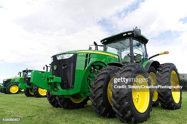 john deere tractors - john deere bildbanksfoton och bilder