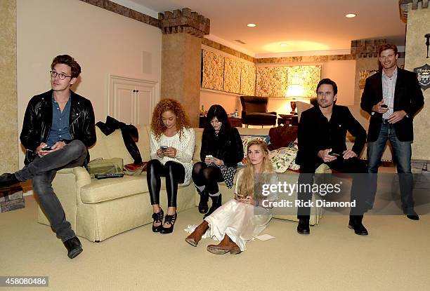 S Nashville cast members L/R: Sam Palladio, Chaley Rose, Aubrey Peeples, Clare Bowen, Charles Esten and Chris Carmack, Tweet during esposide 6 Season...
