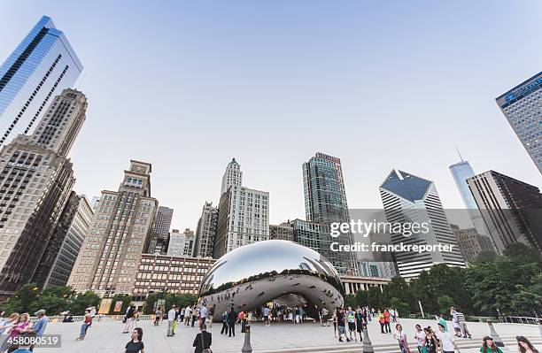 chicago cloud gate, called the bean - chicago illinois bean stock pictures, royalty-free photos & images