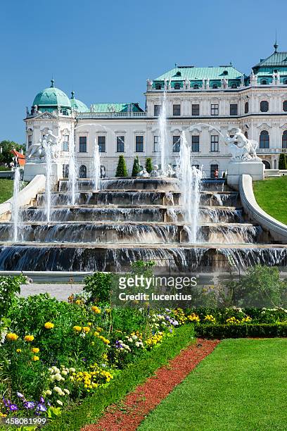 belvedere palace, vienna - belvedere palace vienna stock pictures, royalty-free photos & images