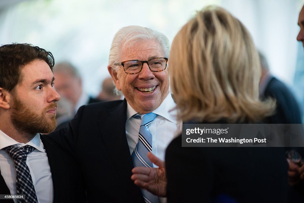 WASHINGTON, DC - OCTOBER 29:  Journalist, Carl Bernstein, is pi