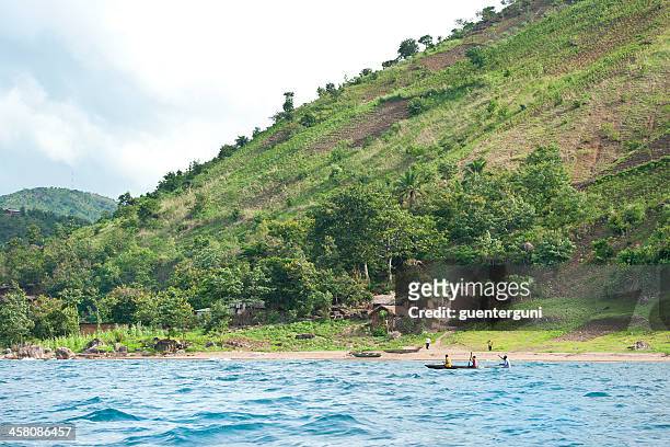 african fisherman at lake tanganyika, tanzania - tanganyikasjön bildbanksfoton och bilder