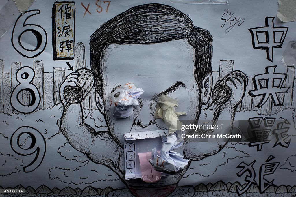 Hong Kong Students Use Artwork To Express Anti CY Leung Sentiments