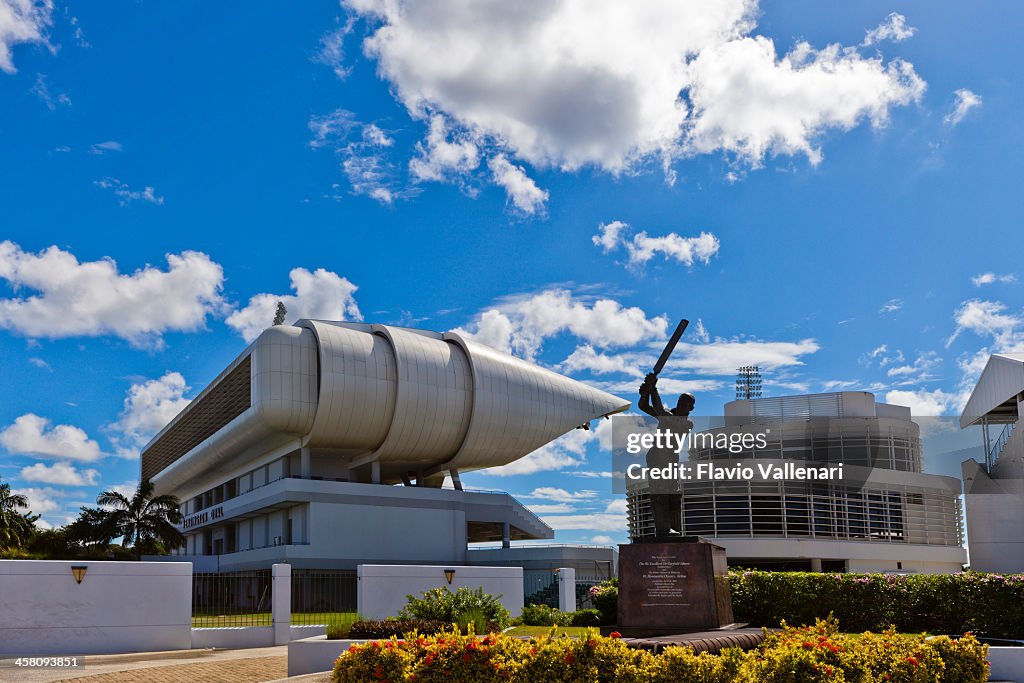 ケンジントン楕円形、カーネーション(バルバドス)