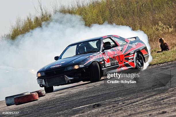 nissan skyline r33 drifting - snowdrift stock pictures, royalty-free photos & images