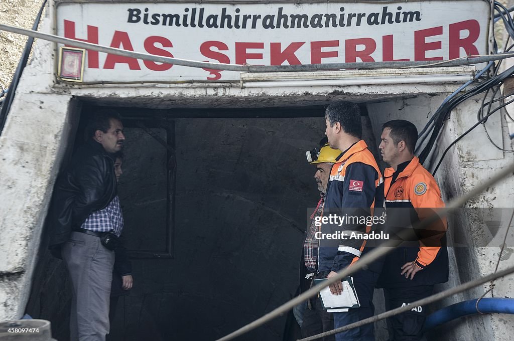 Workers trapped inside flooded mine in Turkey