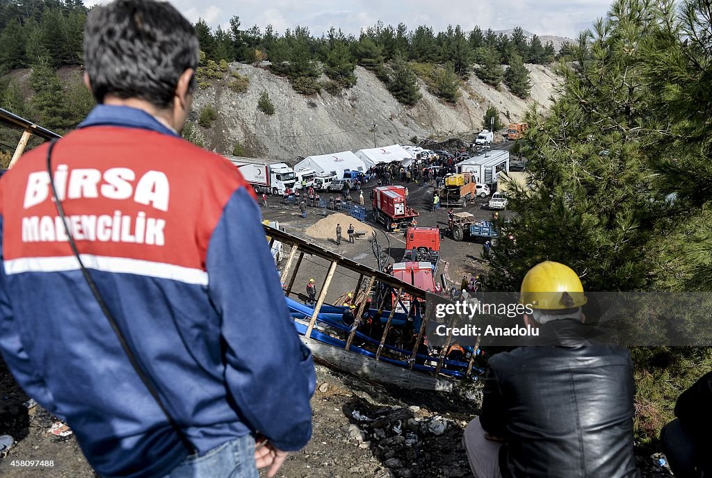 Workers trapped inside flooded mine in Turkey