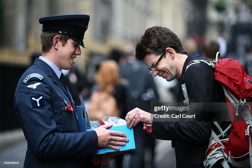 London Poppy Day Aim To Raise More Than 1 Million In One Day