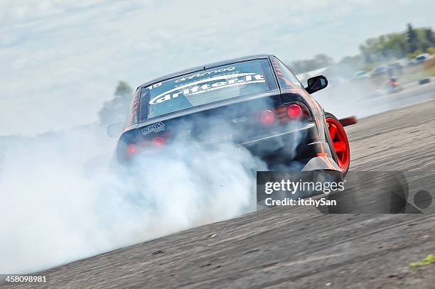 nissan 200sx rps13 drifting - drift stock pictures, royalty-free photos & images