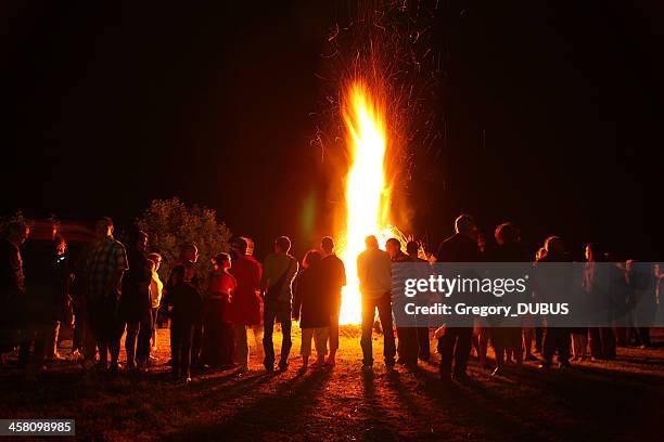 big bonfire - bonfire 個照片及圖片檔