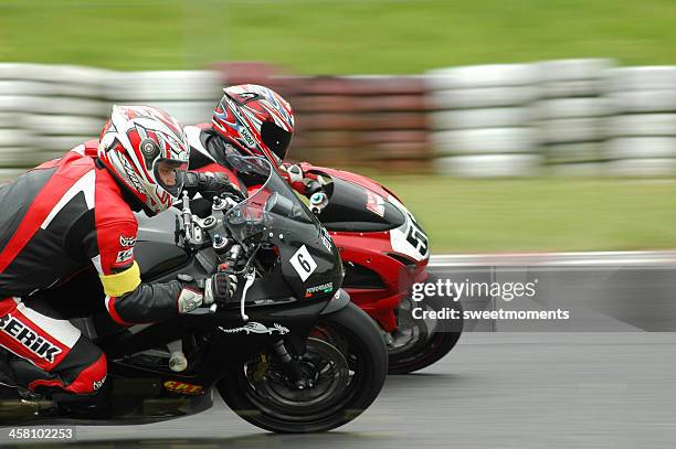 tiempo de alta velocidad - sports track fotografías e imágenes de stock