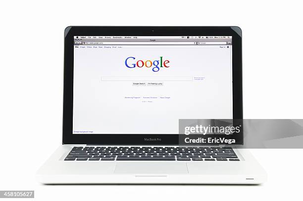 google search engine home page on macbook pro - google search stockfoto's en -beelden