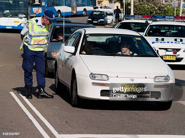 police officers syop car coogee, sydney - police australia stock pictures, royalty-free photos & images