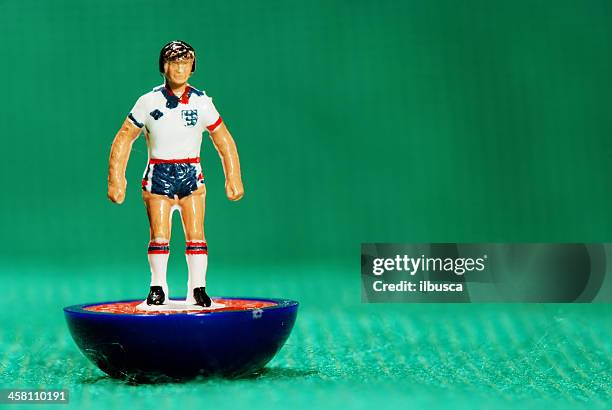 vintage subbuteo soccer player miniature toy - england football player stockfoto's en -beelden