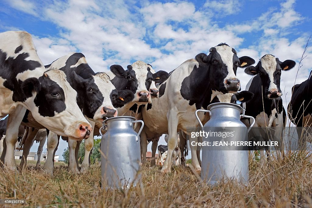 FRANCE-FARM-MILK-PROTEST