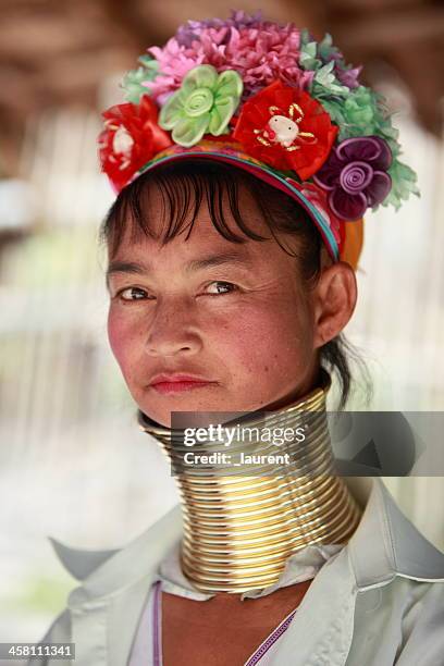 long neck tribe woman in mea hong son, thailand. - padaung tribe stock pictures, royalty-free photos & images