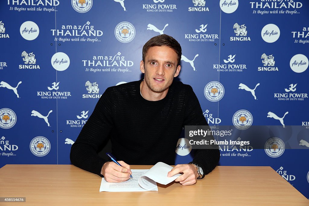 Andy King Signs a New Contract at Leicester City