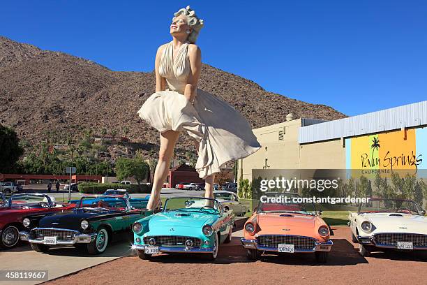 forever marilyn ein palm springs-symbol und sehenswürdigkeiten - palm springs california stock-fotos und bilder