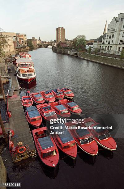 motorboats in york, england - ouse river stock-fotos und bilder