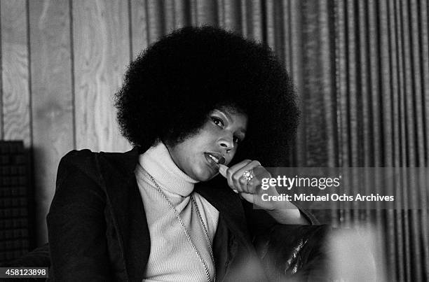 Marguerite Simpson, wife of O. J. Simpson, poses for a portrait at home on January 8, 1973 in Los Angeles, California.
