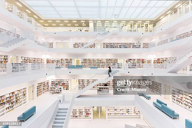 futuristic public library - stuttgart duitsland stockfoto's en -beelden